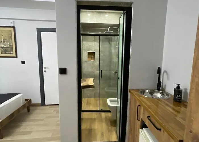 Deluxe Valeria מלון 2*