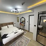 Deluxe Valeria Отель Стамбул