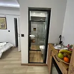 Отель Deluxe Valeria