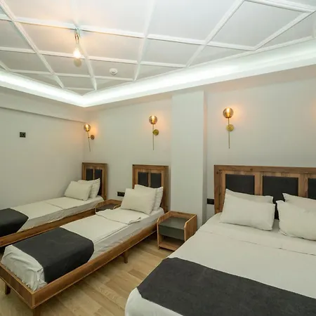 Hotel Deluxe Valeria 2*